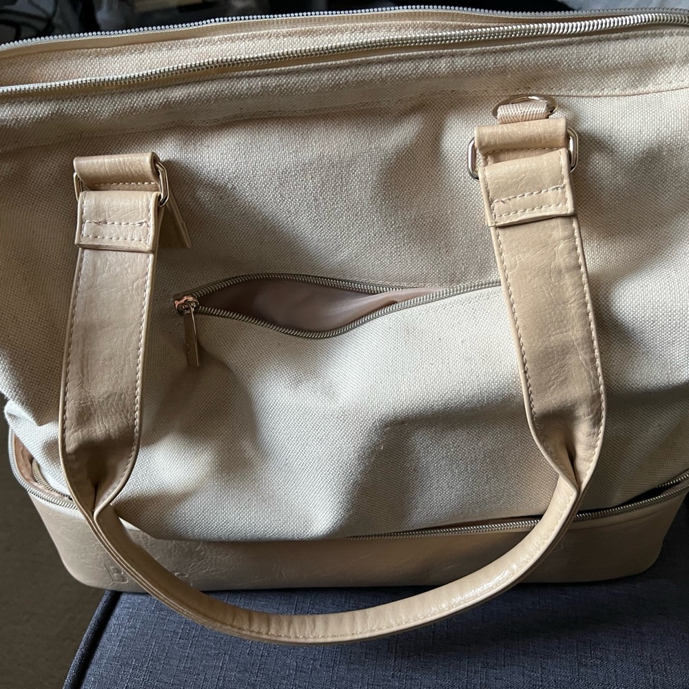 Beis Mini Weekender